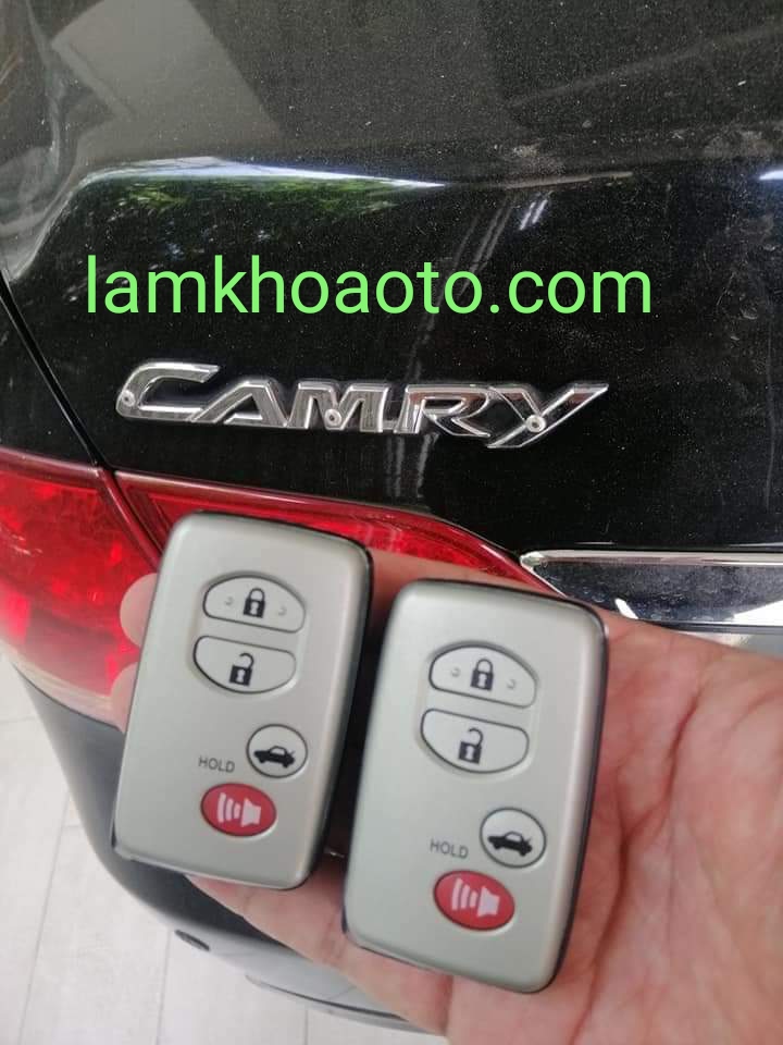 Chìa khóa thông minh xe toyota camry 